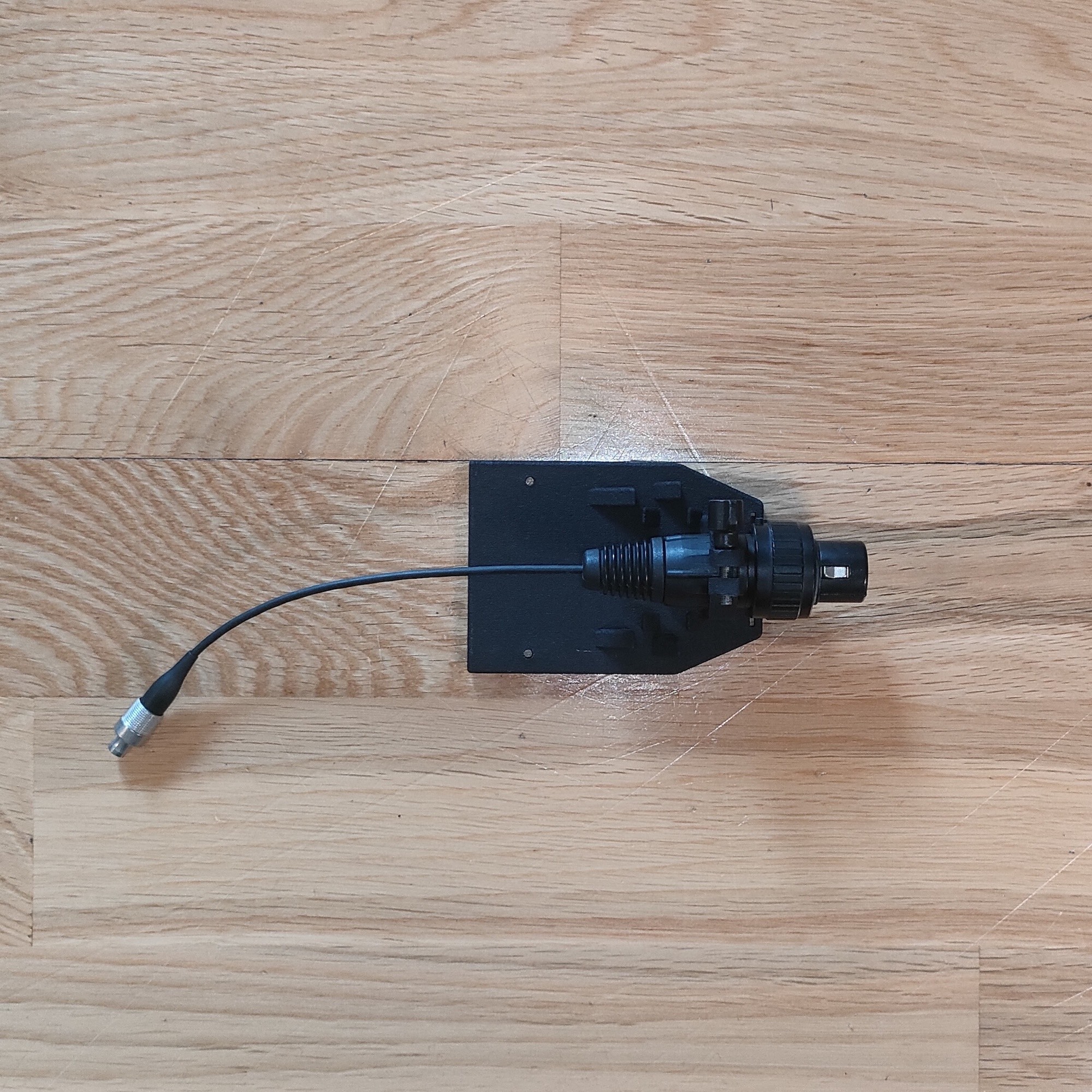 A20tx and A10tx plug-on adapter plate (cable sold separately) - Image 4